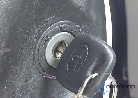 2015 Toyota Sienna Le 7 Passenger/Le 8 Passenger z USA, uszkodzony, nr VIN 5TDKK3DC9FS576023